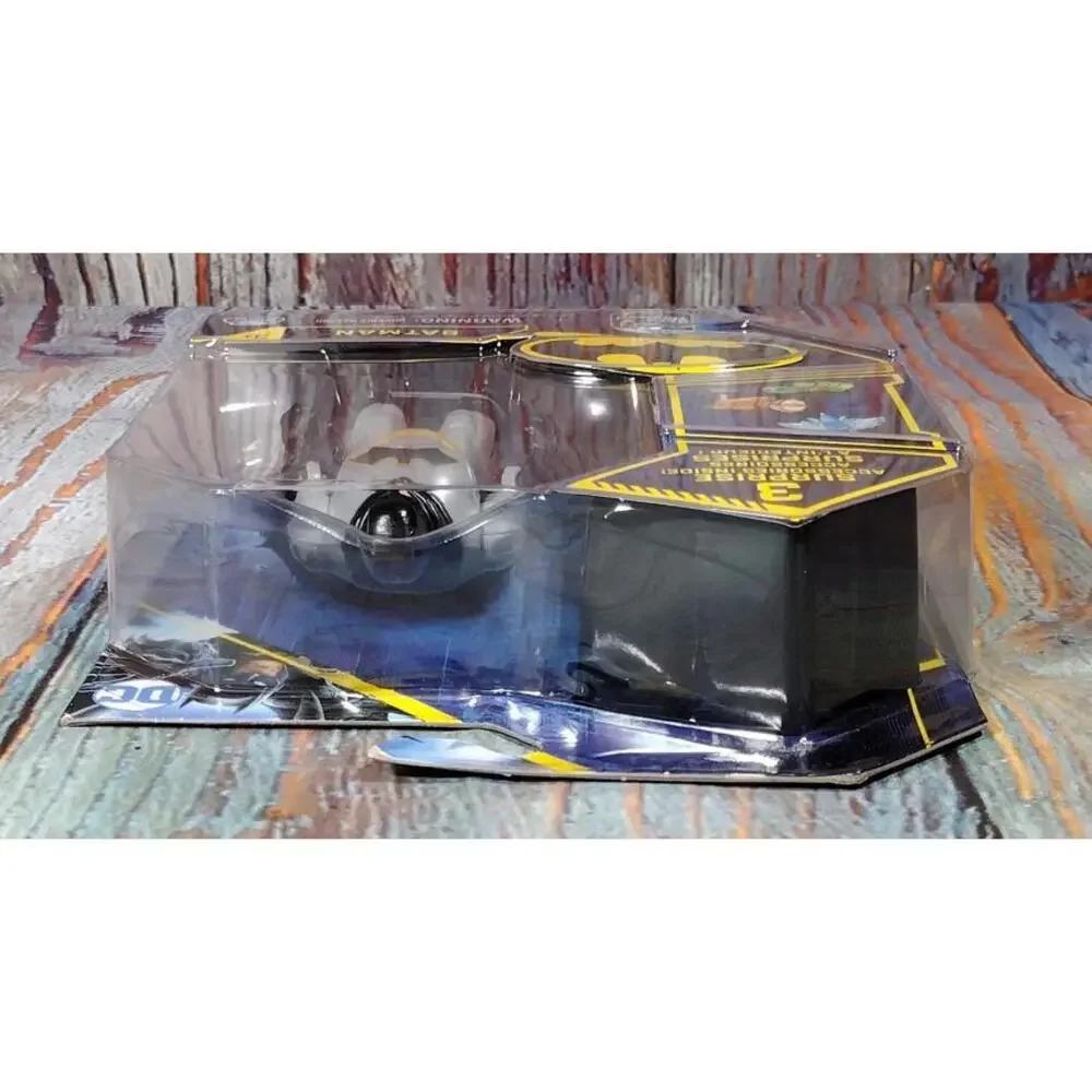 DC Batman‎ Action Figure with 3 Surprise Accessories